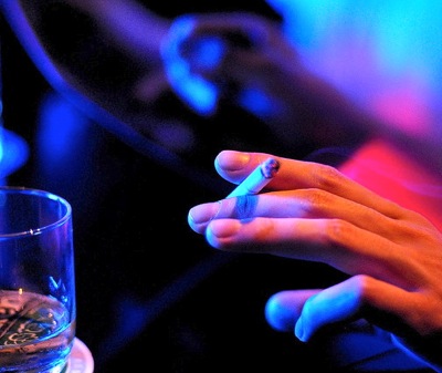do cigarettes make hangovers worse Smoking After Heavy Drinking Makes Hangover Worse--Brown Research