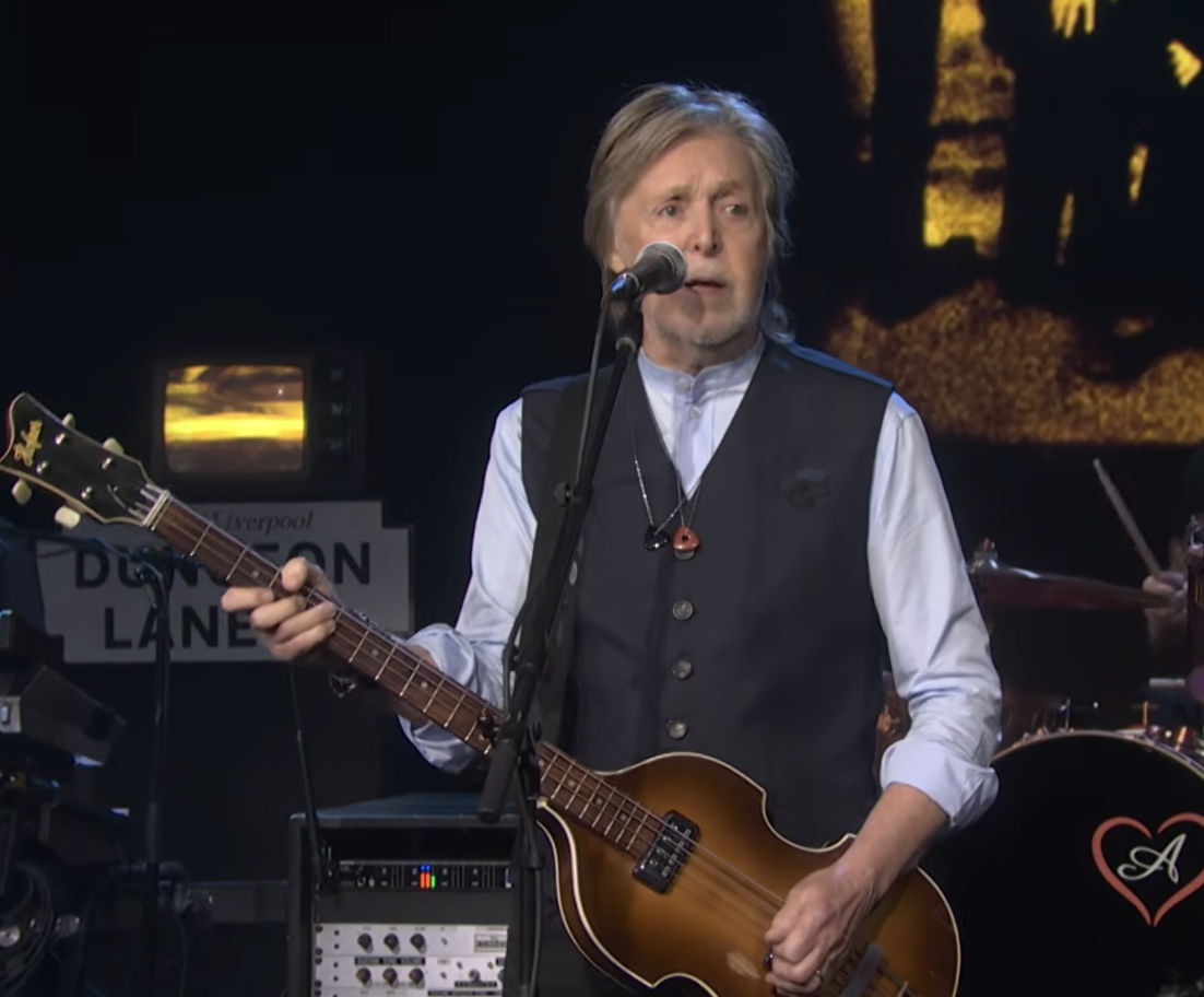 VIDEO: Paul McCartney Performs "Band on the Run" on SNL